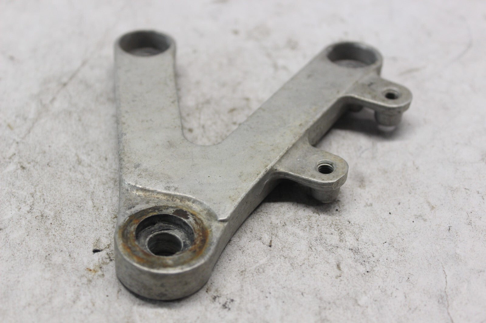 LEFT MAIN STEP HOLDER 50700-MAS-E00 1998 HONDA CBR900RR