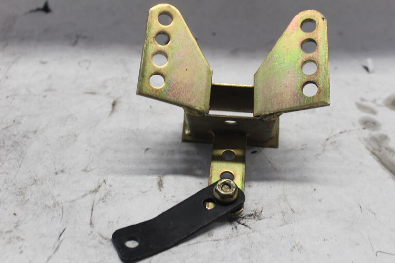 Drivers Backrest Bracket Mount 2005 ROAD KING CUSTOM FLHRSI