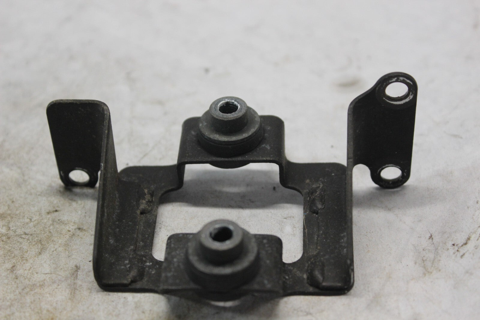 2ND AIR VALVE BRACKET 18610-24F01 2002 SUZUKI HAYABUSA GSX1300R