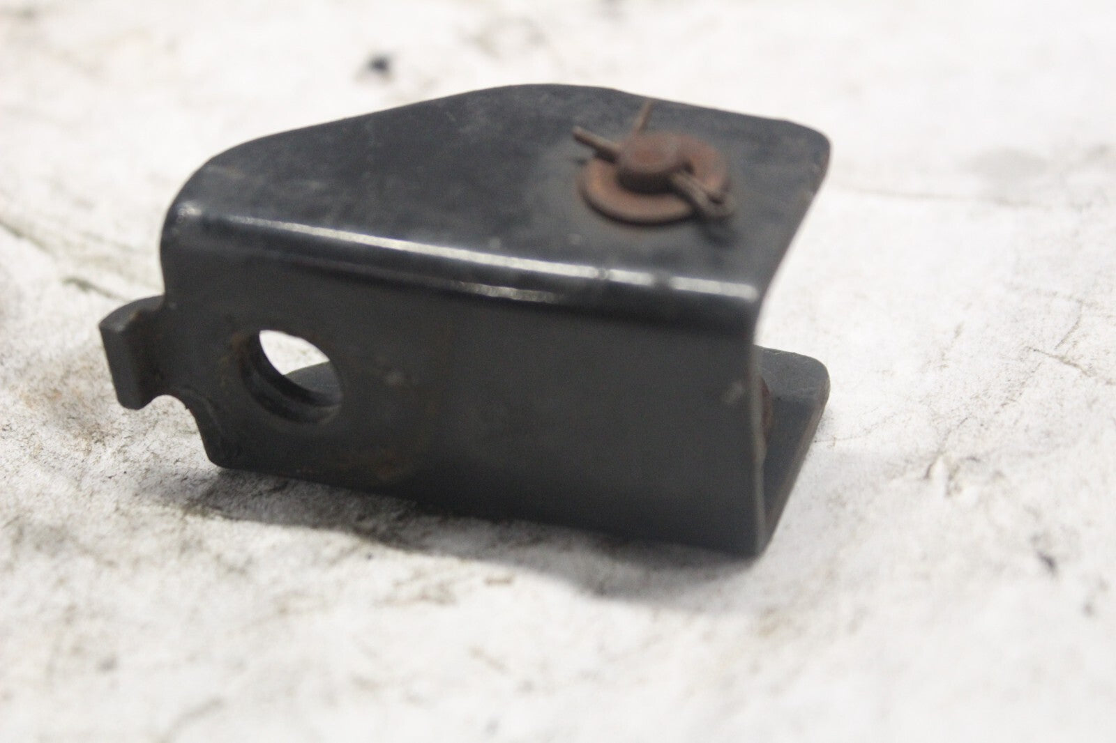 PASSENGER FOOTPEG BRACKET 50711-415-010 1982 HONDA GL500I SILVERWING