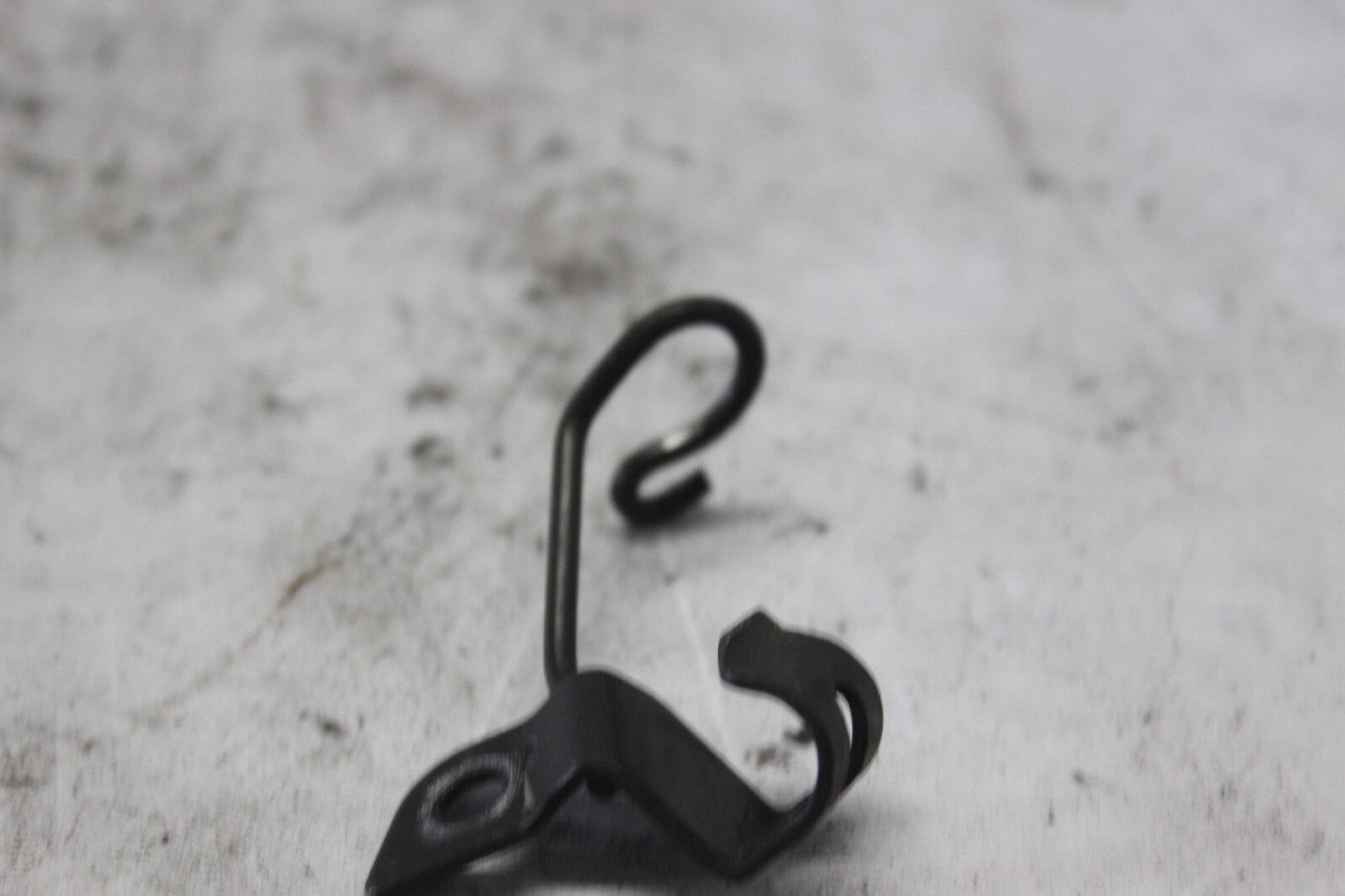 BRAKE HOSE CLAMP 1 59260-40F00 2002 SUZUKI GSX-R1000