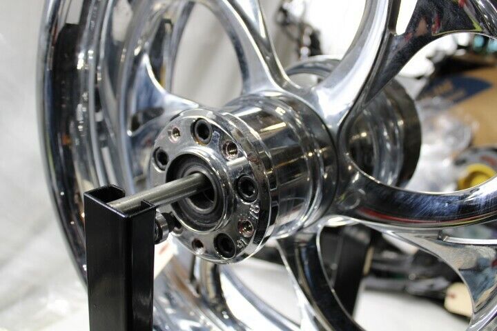 RC Components RECOIL Rear Wheel Chrome 17" X 6.25" Harley Davidson TOURING