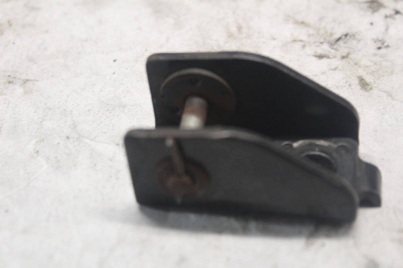 PASSENGER FOOTPEG BRACKET 50711-415-010 1982 HONDA GL500I SILVERWING