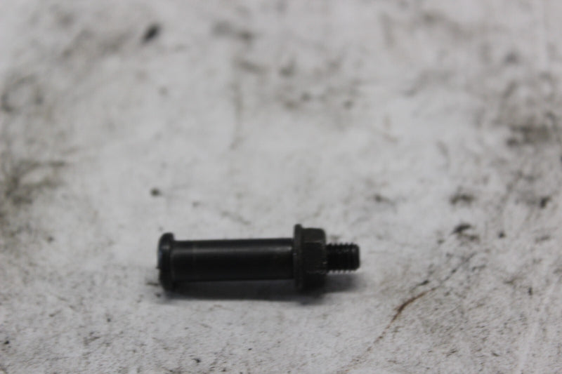 Handle Lever Knocker Bolt 57431-17C00 2002 SUZUKI GSX-R1000