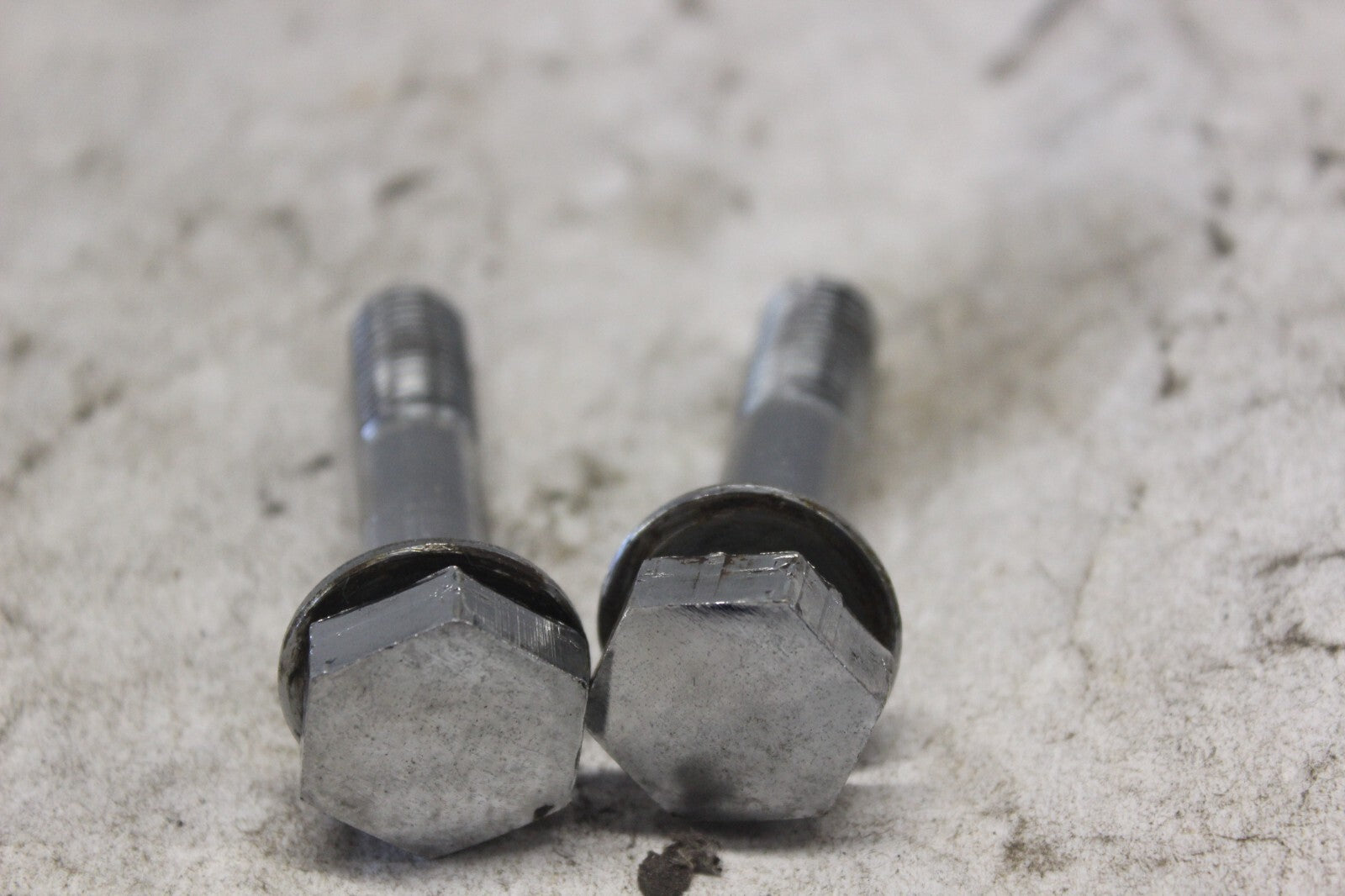 FRONT CALIPER BOLT 2PCS 90123-MB9-870 1982 HONDA GOLDWING GL1100A