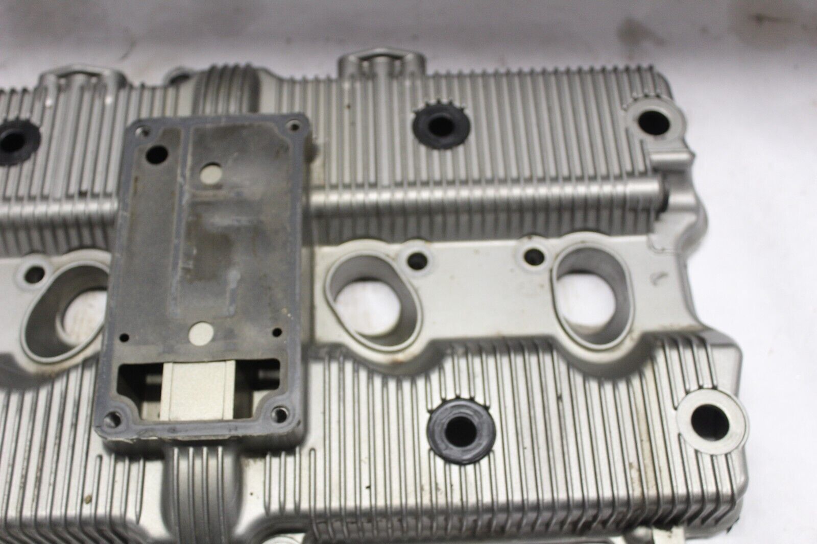 Cylinder Head Cover 11171-26E01 2002 KATANA GSX750F