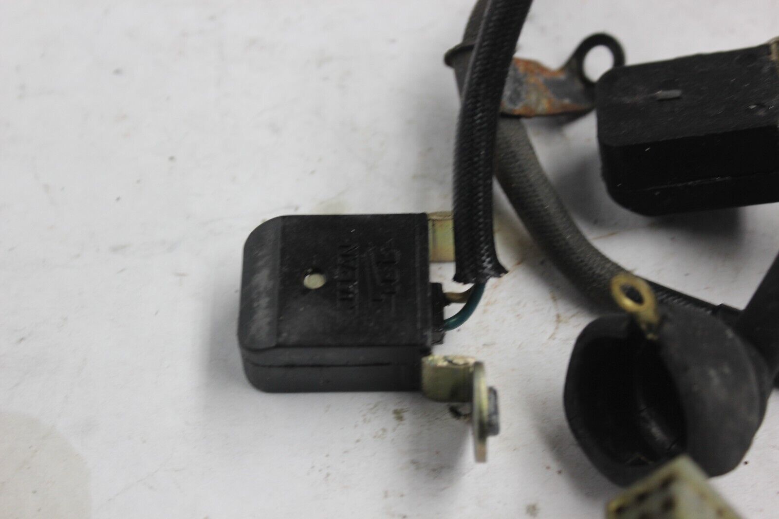 PULSE GENERATOR ASSY 30300-MB4-174 1986 HONDA V65 MAGNA VF1100C