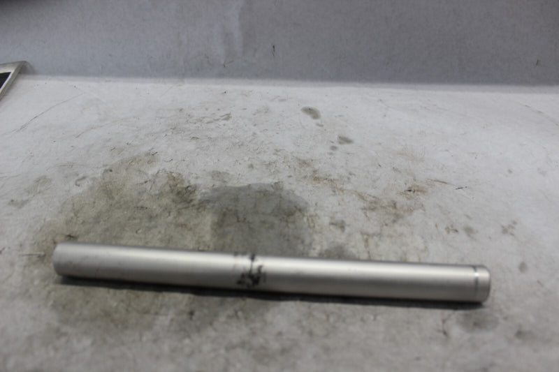 RIGHT HANDLEBAR 56111-24F01 2002 SUZUKI HAYABUSA GSX1300R