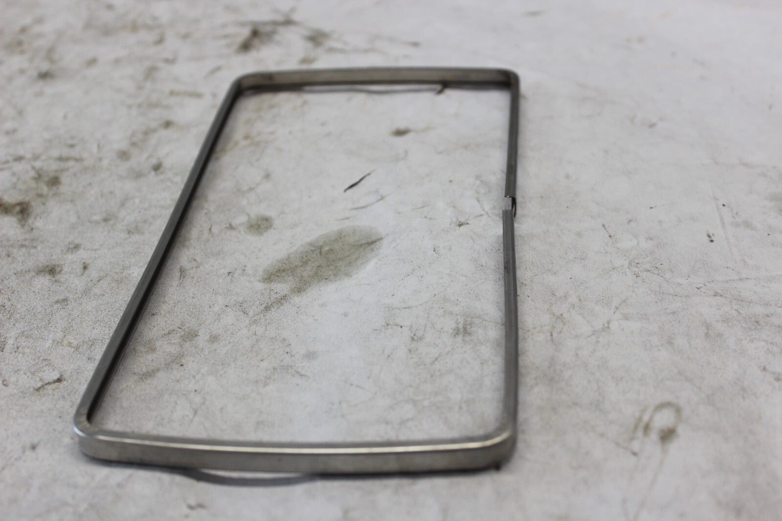 TAIL LIGHT RIM 33710-422-003 1982 HONDA GOLDWING GL1100A