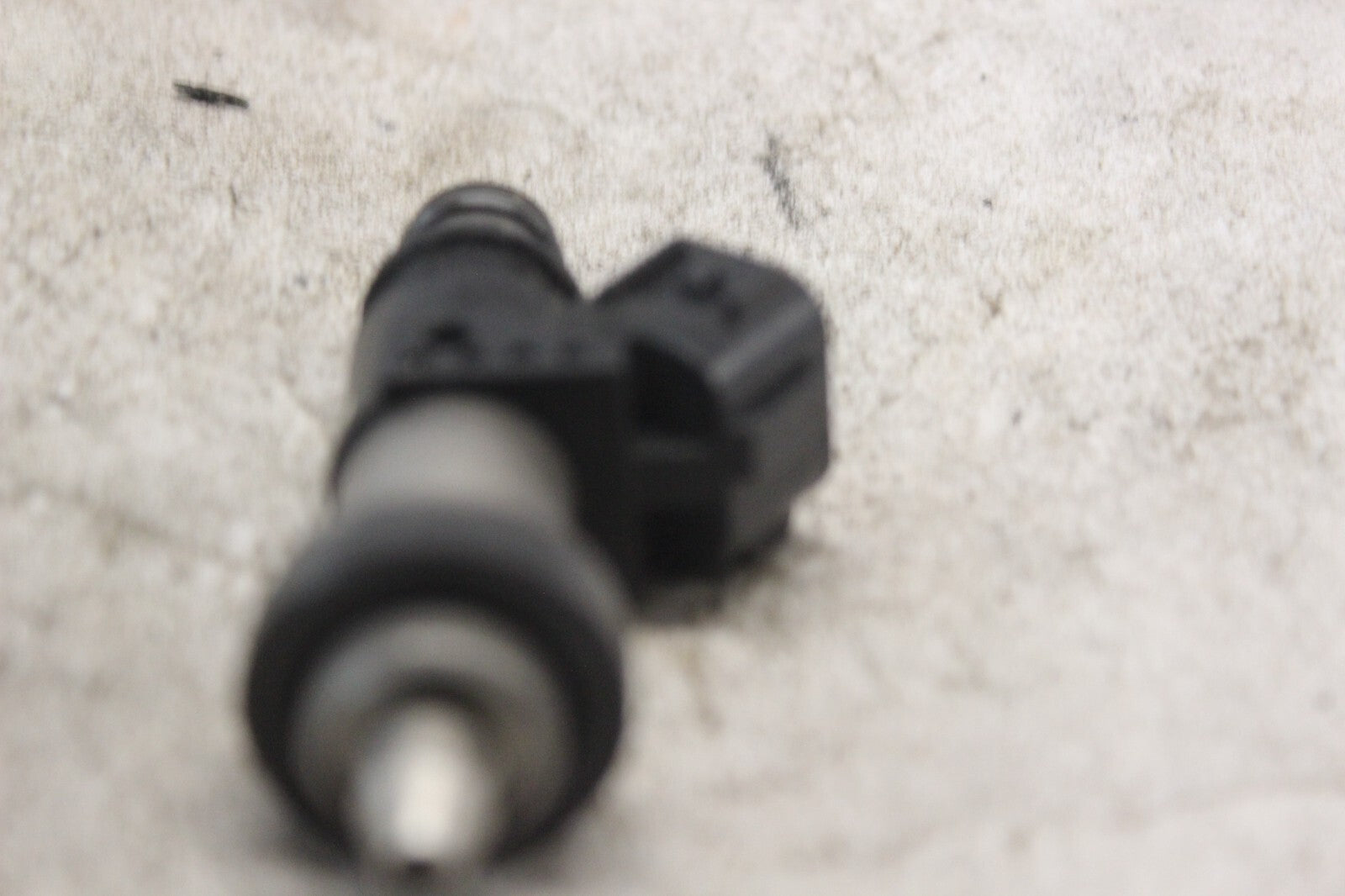 FUEL INJECTOR 15710-24F00 2002 SUZUKI HAYABUSA GSX1300R