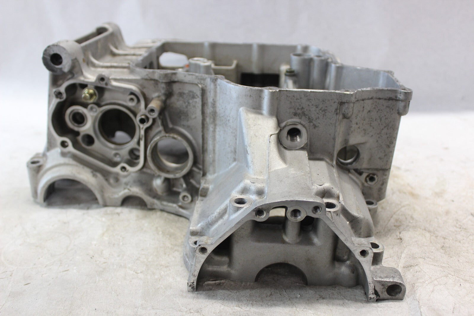 CRANKCASE BOTTOM ASSY 11302-24811 2002 SUZUKI HAYABUSA GSX1300R