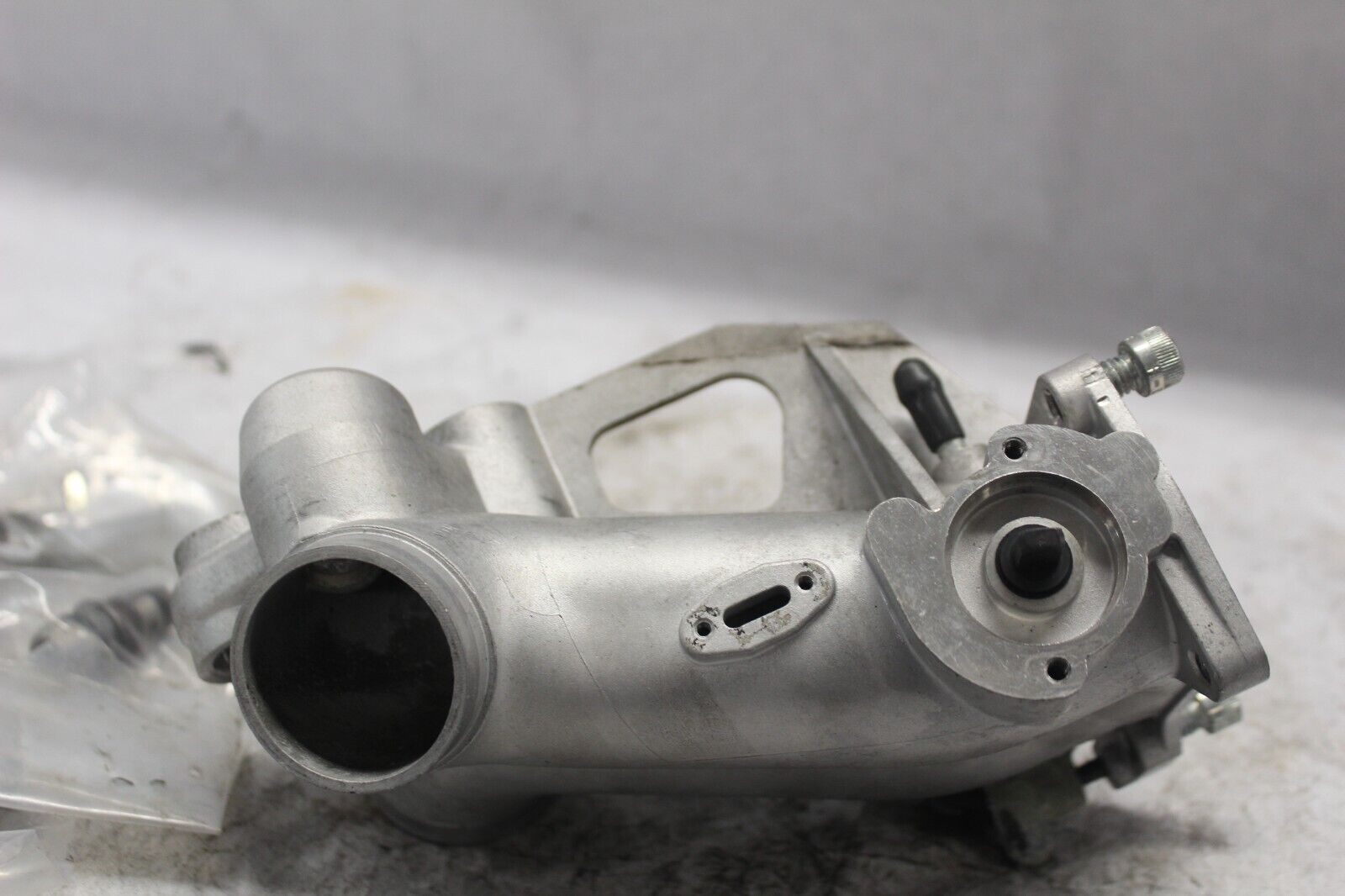 THROTTLE BODY INDUCTION MODULE COMPLETE IN PARTS SEE PHOTOS 27202-95 1997 ELECTR