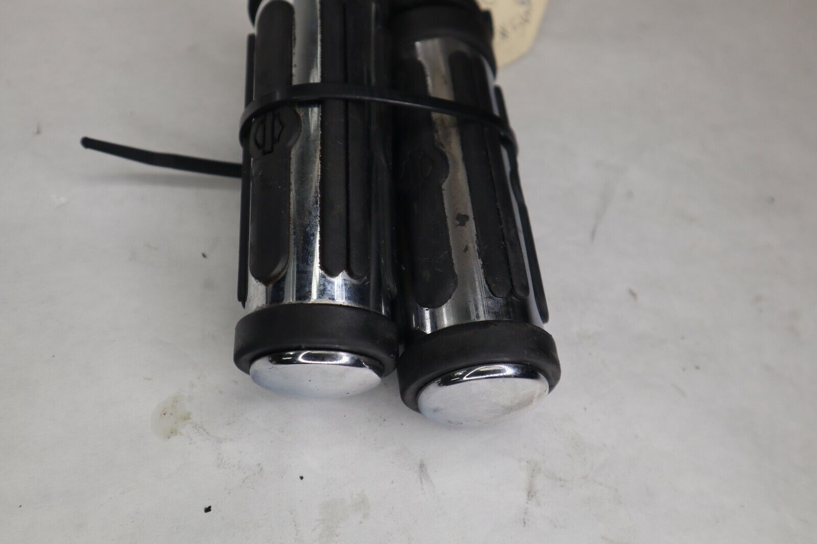 Harley Davidson Chrome Grips 2010 Streetglide Black
