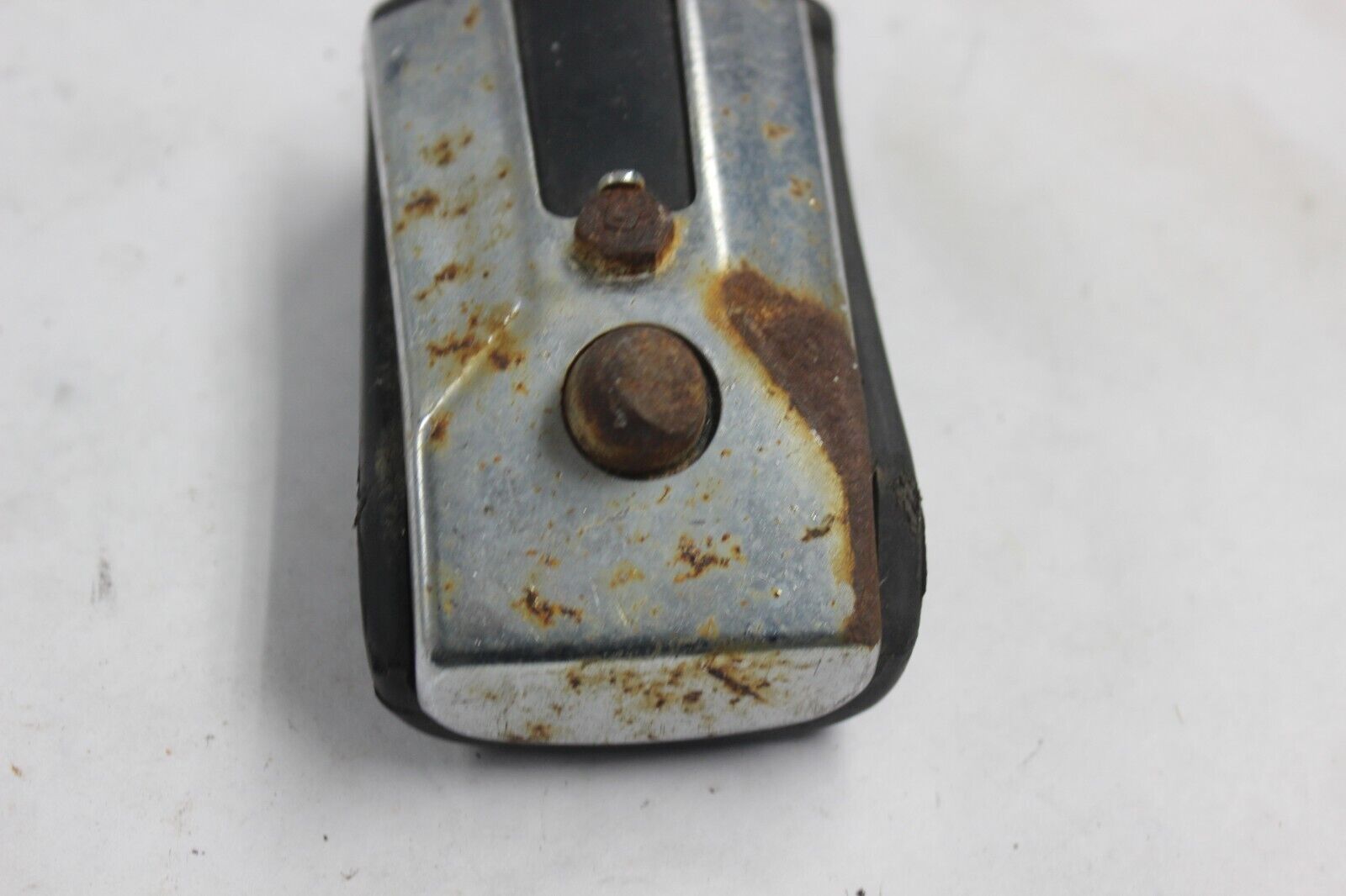 FRONT FOOTPEG LEFT 50642-MB1-000 1983 HONDA VF750C MAGNA