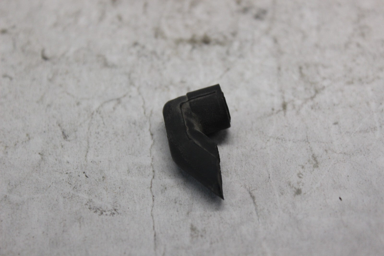 CLIP PIPE (HEADLIGHT) 33113-MAT-611  1998 HONDA CBR900RR