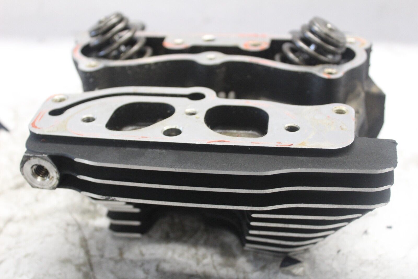 FRONT CYLINDER HEAD 16722-05, 16723-99 2005 SOFTAIL DELUXE FLSTNI