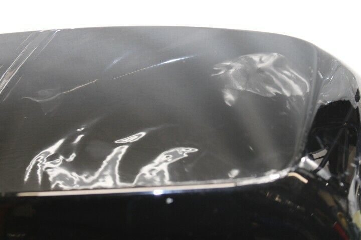 OEM Harley Davidson Gloss Black Saddlebag Lid Right 90200411