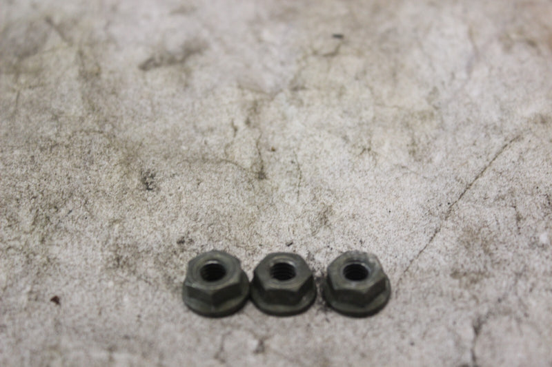 FRONT SEAT BRACKET NUT 4PCS 08316-10063 2002 SUZUKI HAYABUSA GSX1300R