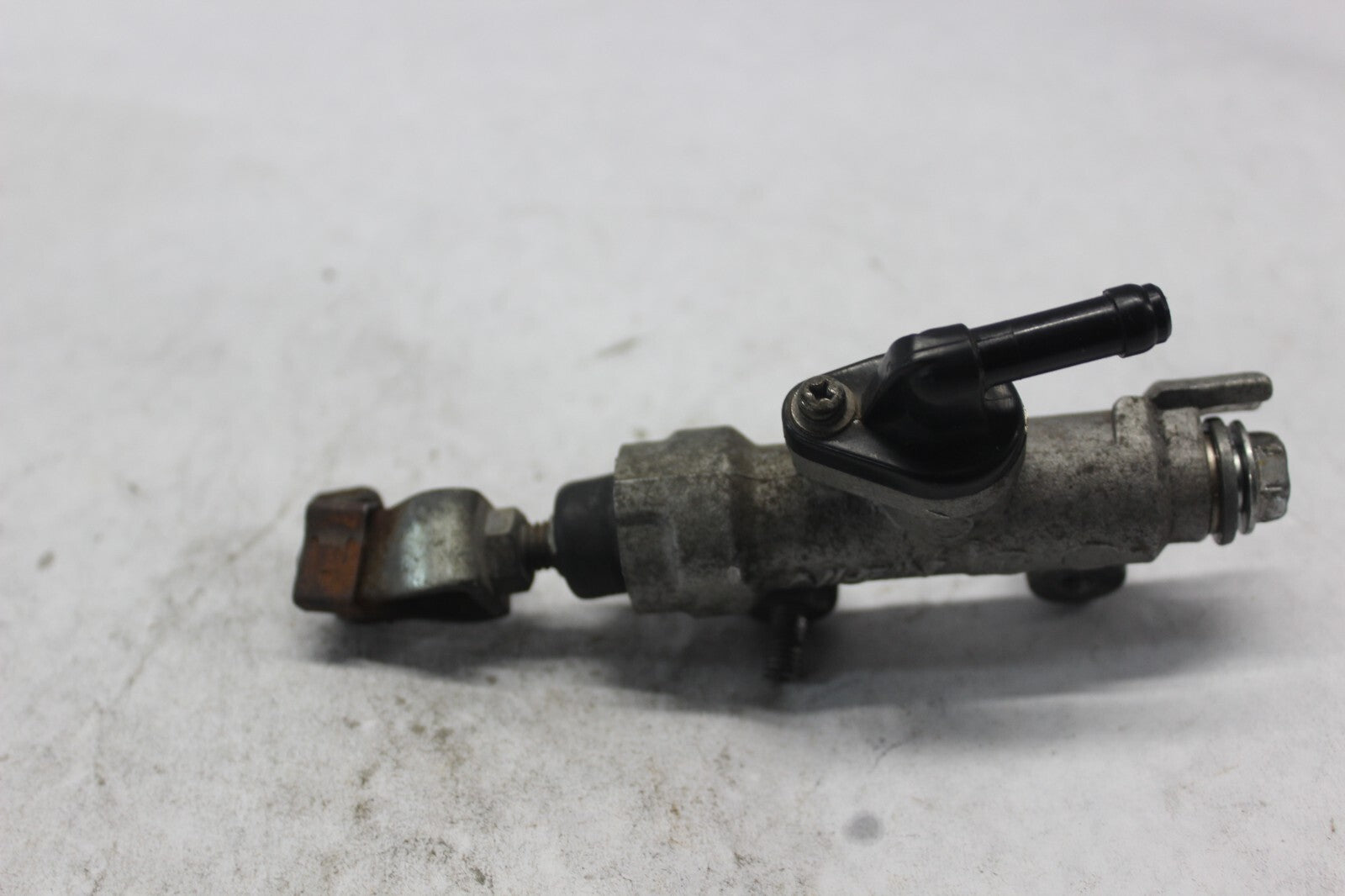 REAR MASTER CYLINDER ASSY 43510-MAS-E01 1998 HONDA CBR900RR