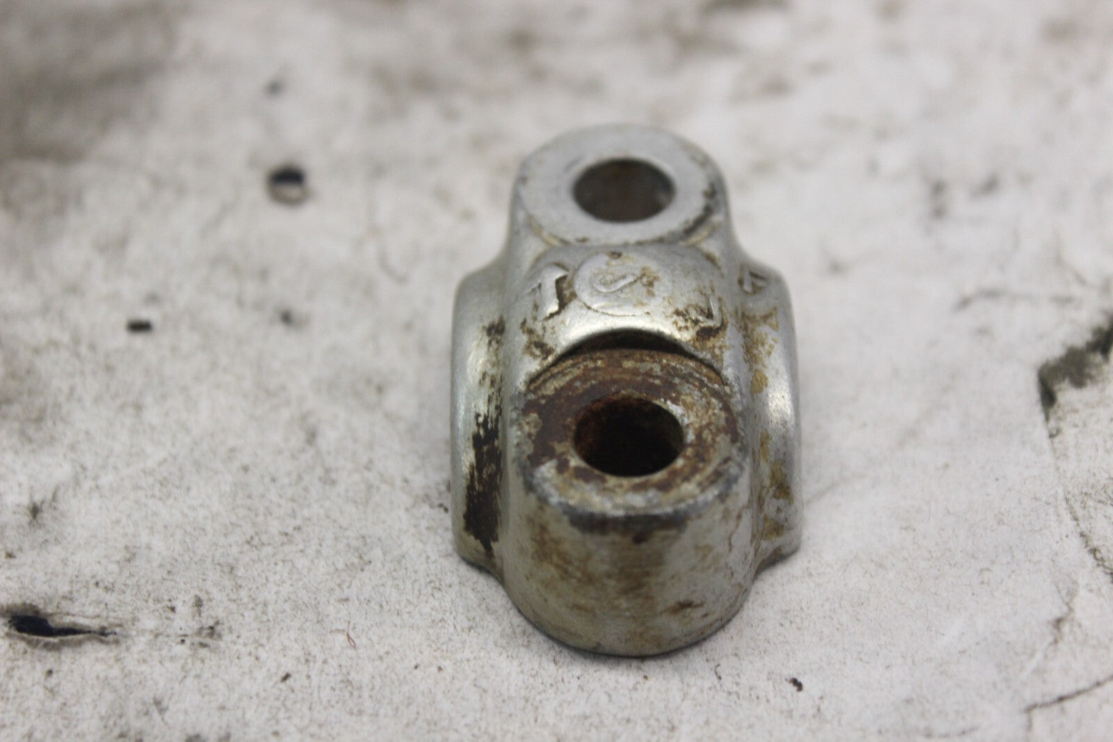 FRONT FORK AXLE HOLDER 95014-41000 1982 HONDA GL500I SILVERWING