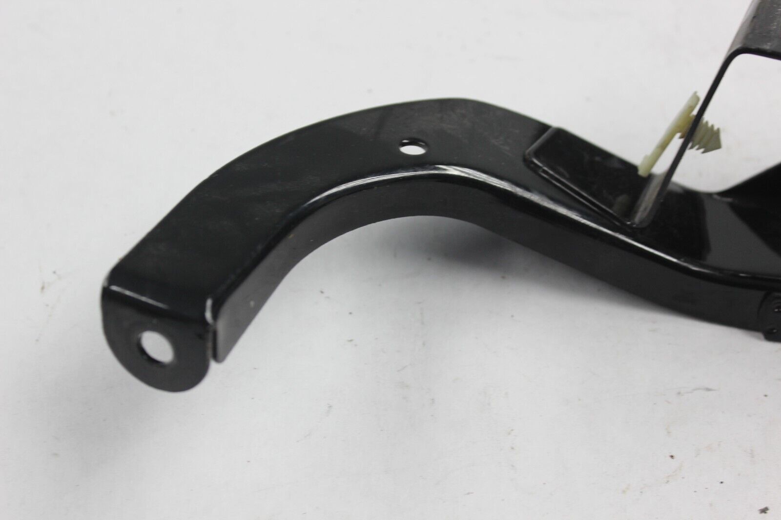 58478-86A Inner Fairing Bracket Left HARLEY DAVIDSON