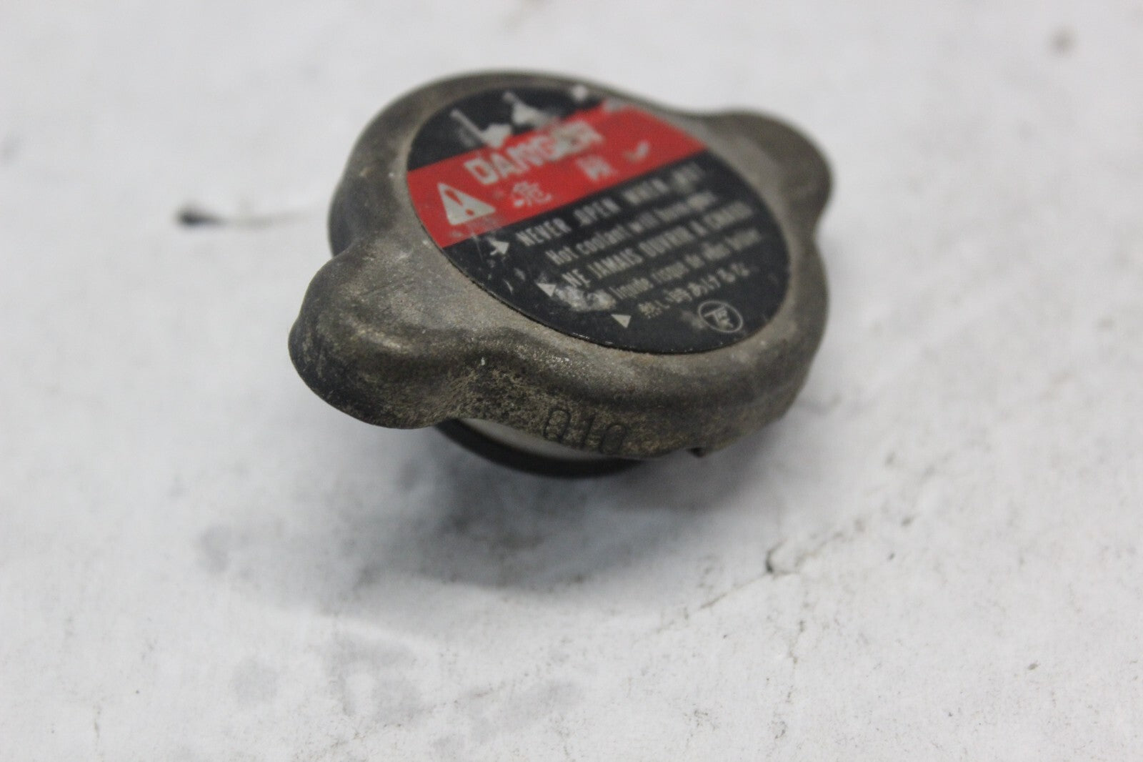 RADIATOR CAP 19045-GBF-700 1998 HONDA CBR900RR