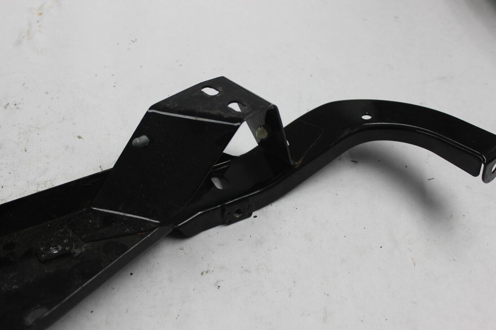 58479-86A Inner Fairing Bracket Right HARLEY DAVIDSON