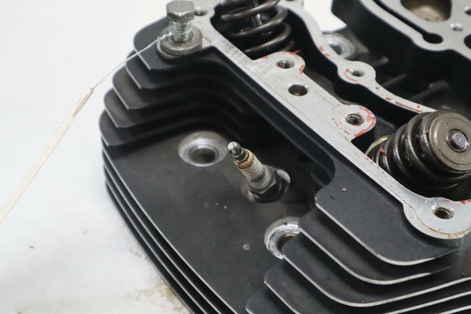 OEM Harley Davidson REAR Cylinder Head 2005 Road King Blk/Red 16725-99