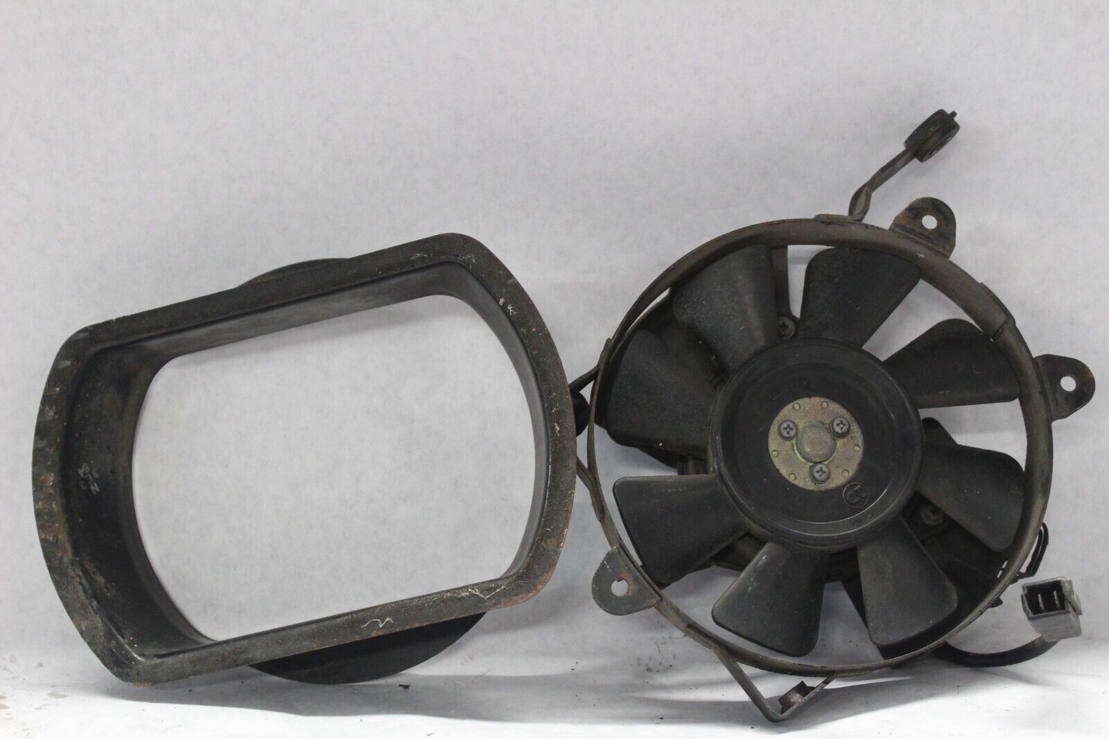 RADIATOR FAN ASSY 17800-41F00 2003 SUZUKI VOLUSIA VL800