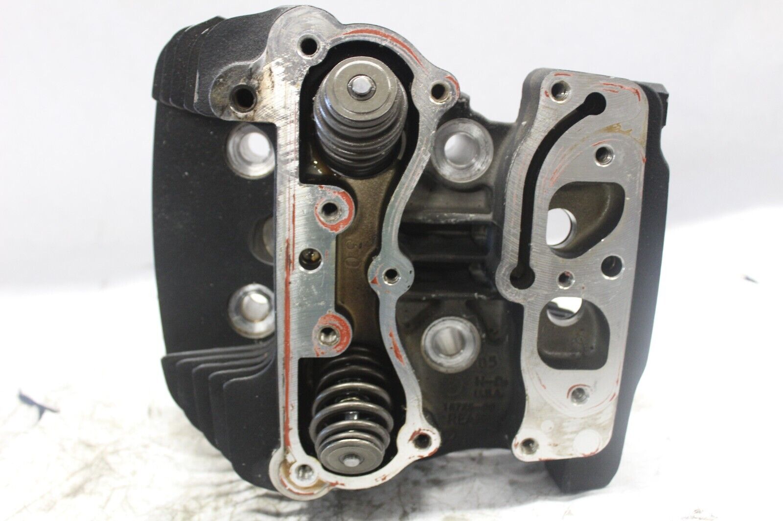 REAR CYLINDER HEAD 16724-05,16725-99 2005 SOFTAIL DELUXE FLSTNI