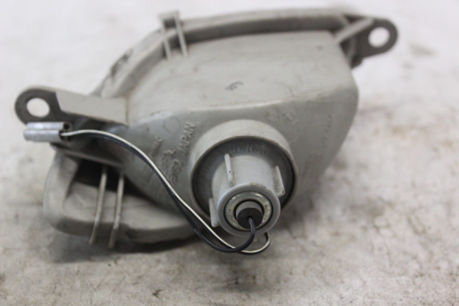 FRONT LEFT TURN SIGNAL ASSY 35602-24F00 2002 SUZUKI HAYABUSA GSX1300R