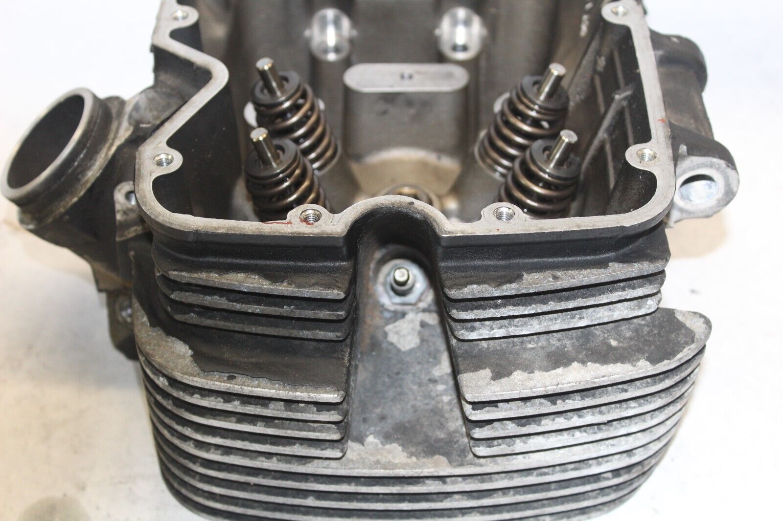 REAR CYLINDER HEAD BLACK (SEE PHOTOS) 3021772 2007 VICTORY 8BALL
