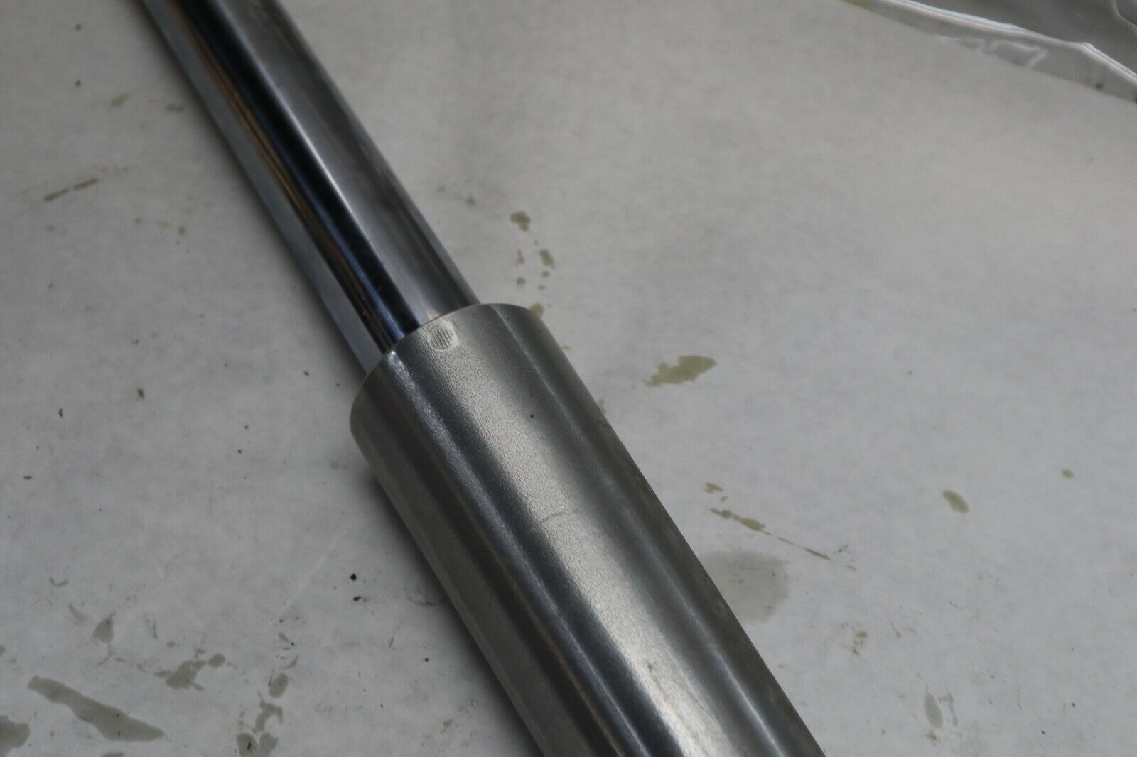 OEM Harley Davidson LEFT Fork Suspension 2005 Road King Blk/Red 46537-02