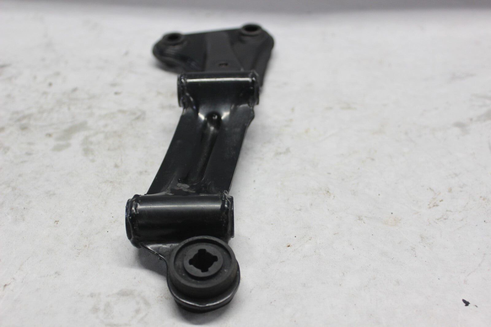 RIGHT FRONT ENGINE HANGER BRACKET 50310-MA1-000 1982 HONDA GL500I SILVERWING