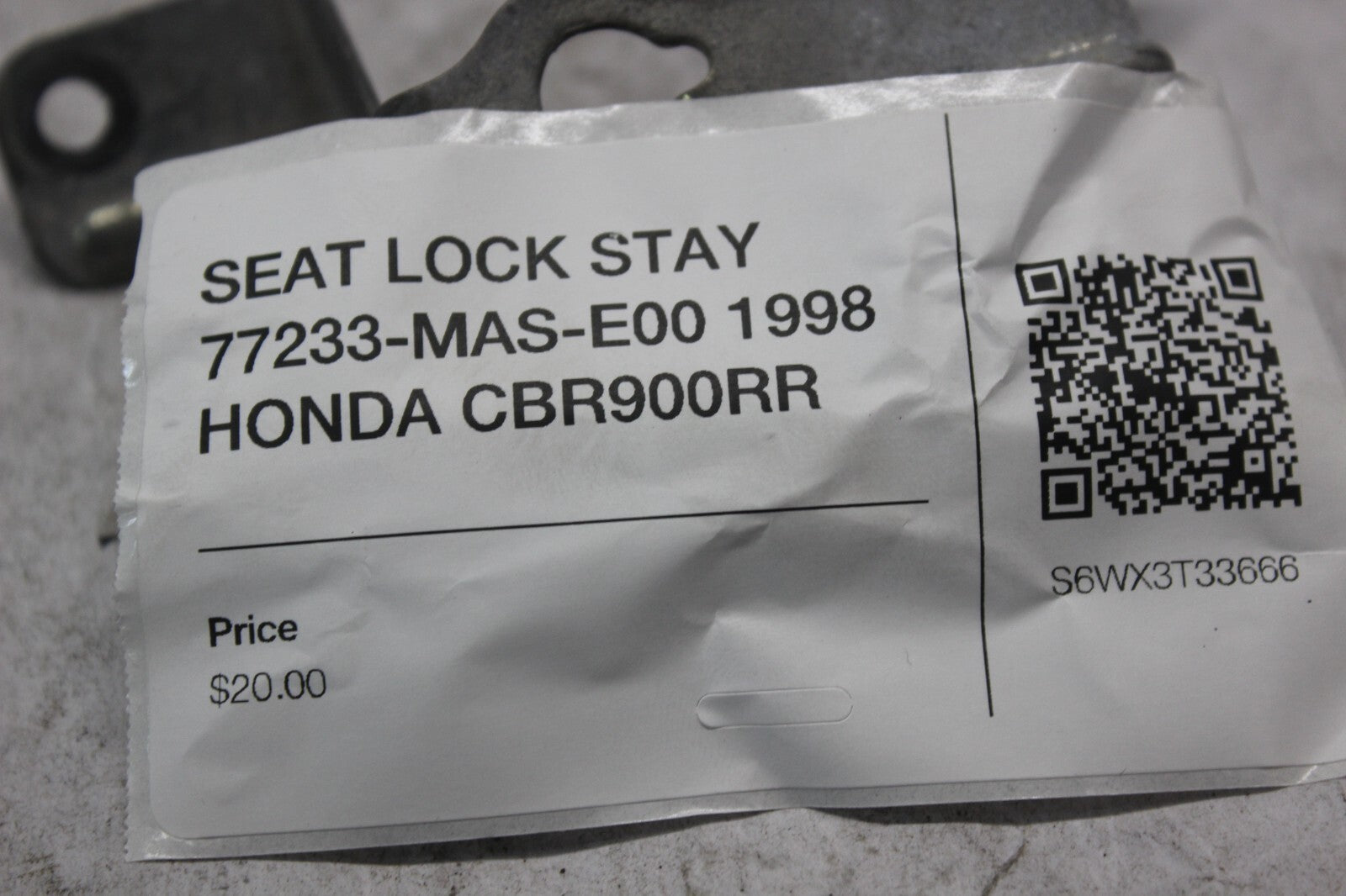 SEAT LOCK STAY 77233-MAS-E00 1998 HONDA CBR900RR