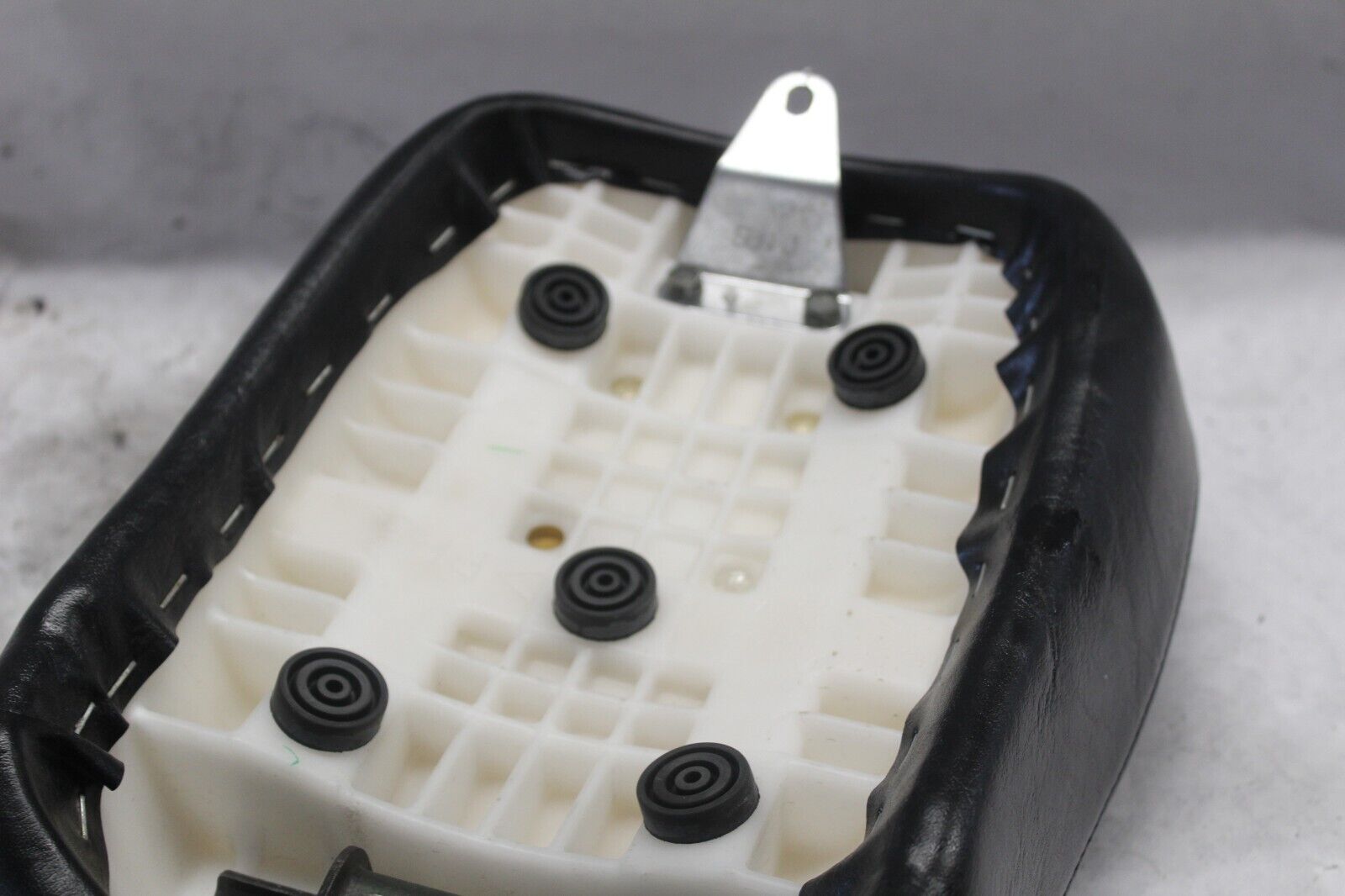 TANDEM SEAT 5KS-24750-00-00 2001 XVS1100A VSTAR CLASSIC