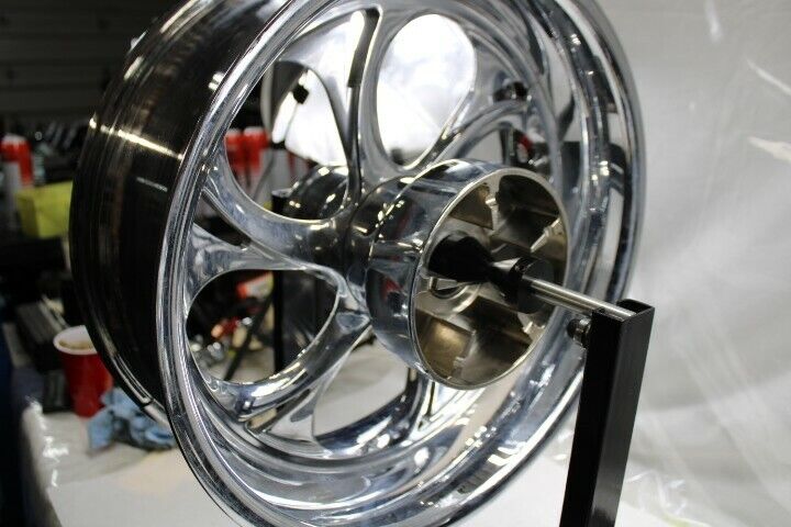 RC Components RECOIL Rear Wheel Chrome 17