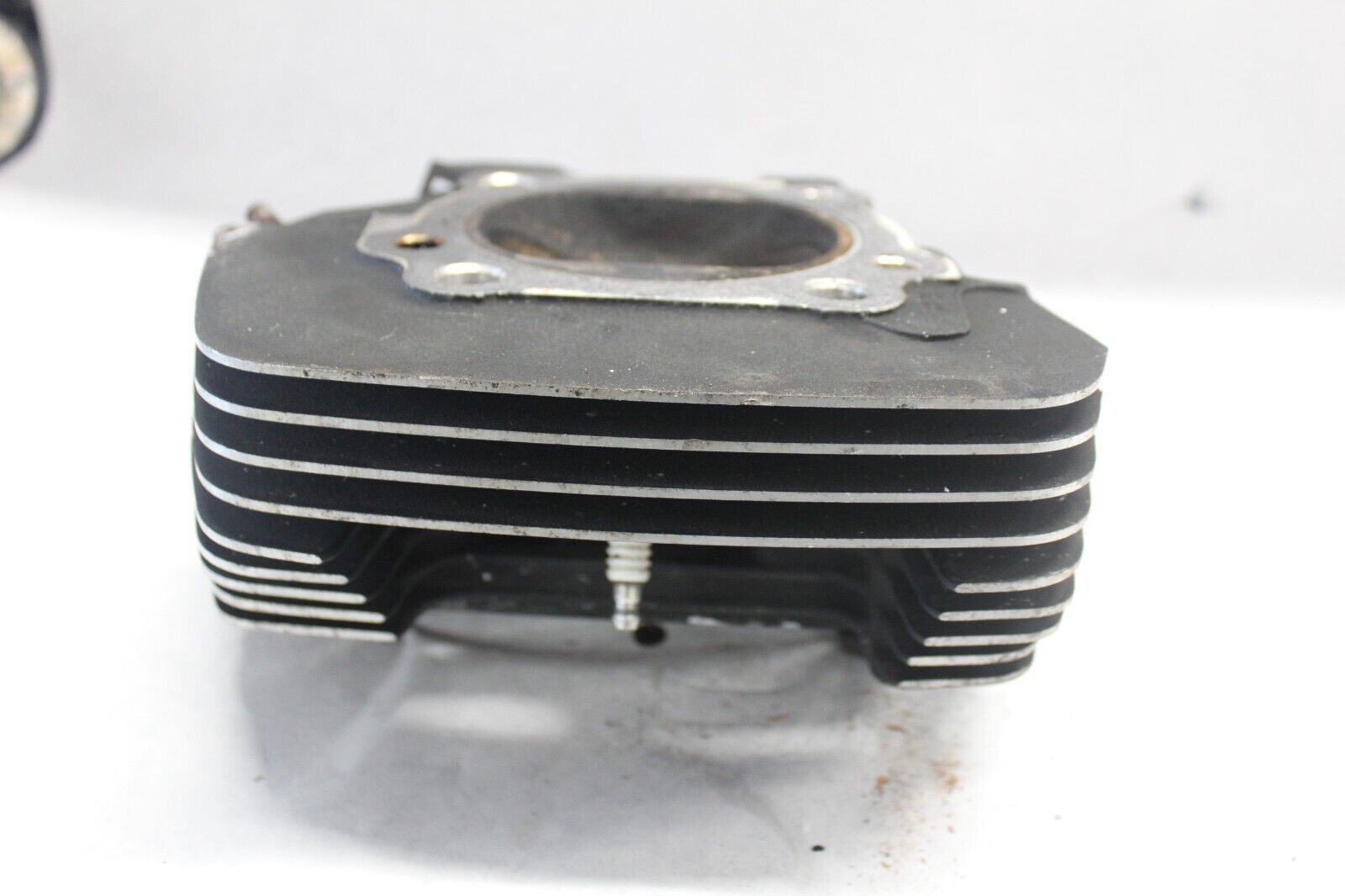 Cylinder Head Rear#17100-05,#16725-99 on part 2005 ROAD KING CUSTOM FLHRSI