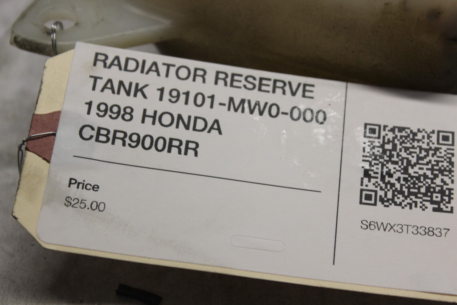 RADIATOR RESERVE TANK 19101-MW0-000 1998 HONDA CBR900RR