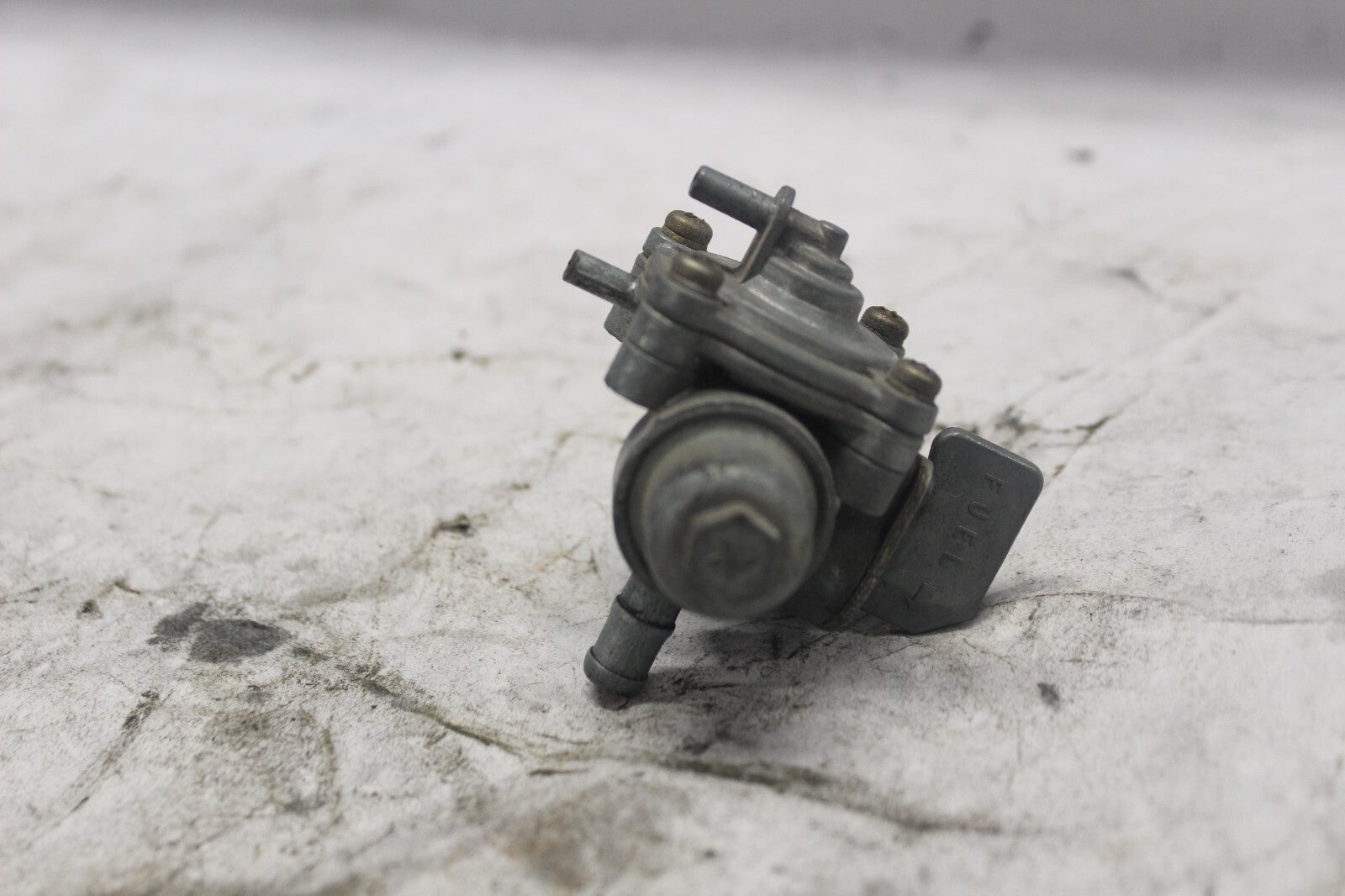 AUTO VALVE ASSY (PETCOCK) 16950-MC9-830 1982 HONDA GL500I SILVERWING