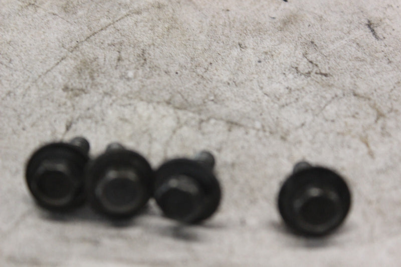 TANK BRACKET BOLT 4PCS 09116-06152 2002 SUZUKI HAYABUSA GSX1300R