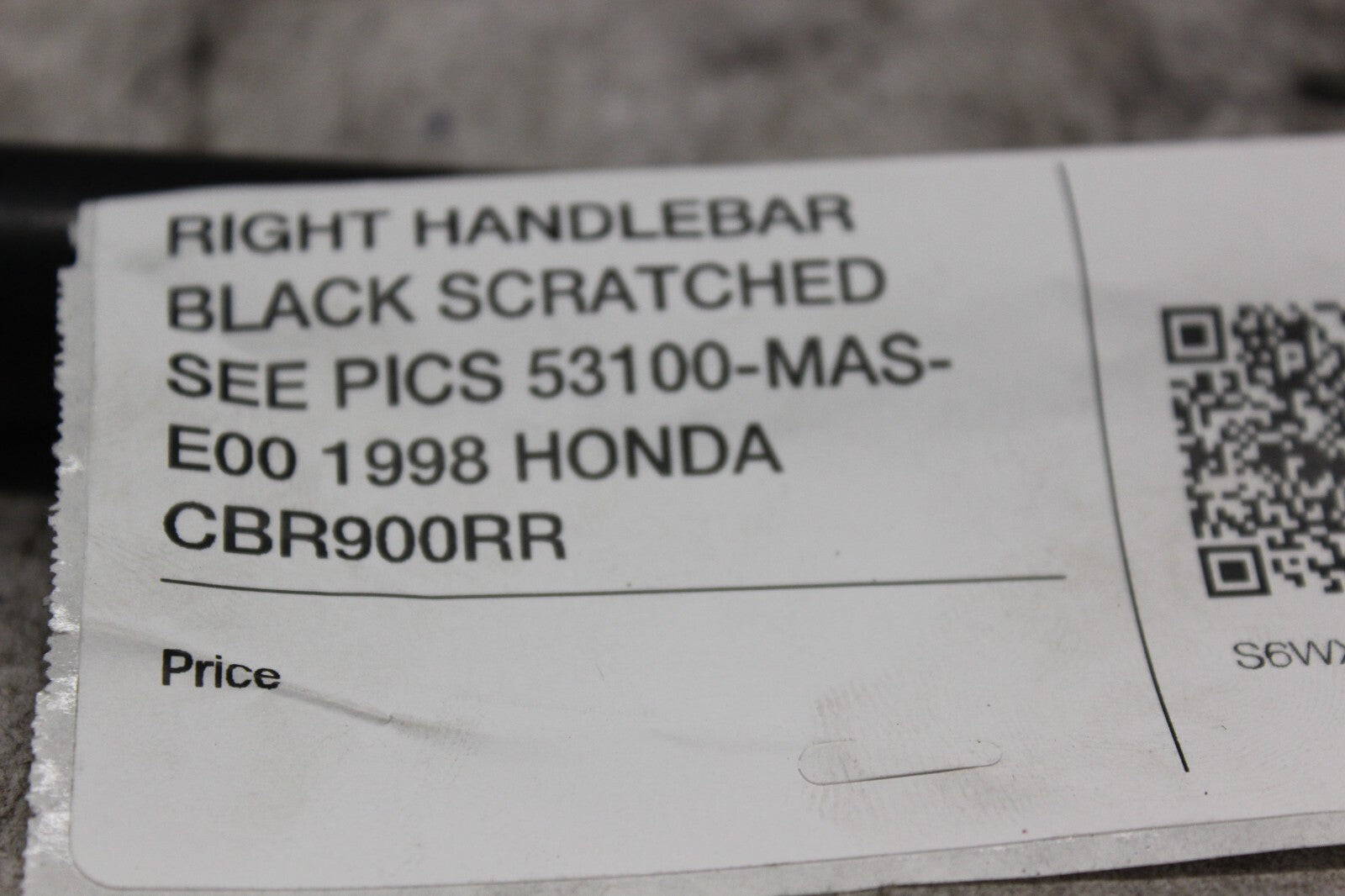 RIGHT HANDLEBAR BLACK SCRATCHED SEE PICS 53100-MAS-E00 1998 HONDA CBR900RR