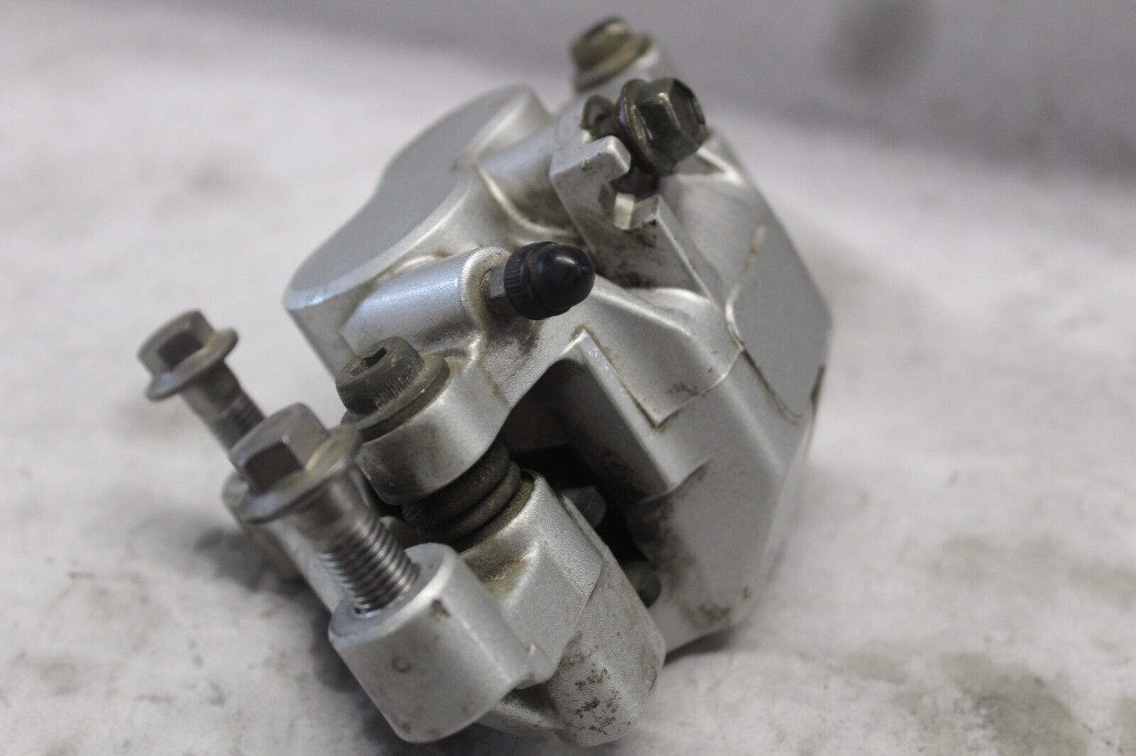 FRONT CALIPER ASSY RIGHT 5KS-2580U-00-00 2001 XVS1100A VSTAR CLASSIC