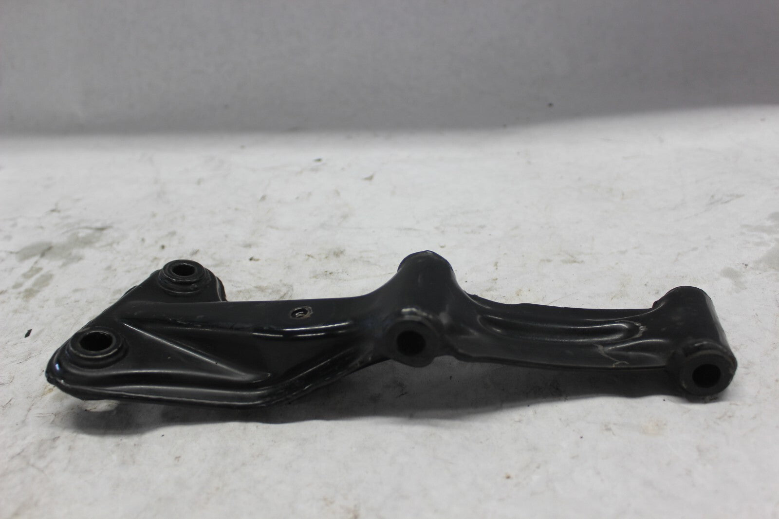 LEFT FRONT ENGINE HANGER BRACKET 50320-MA1-000 1982 HONDA GL500I