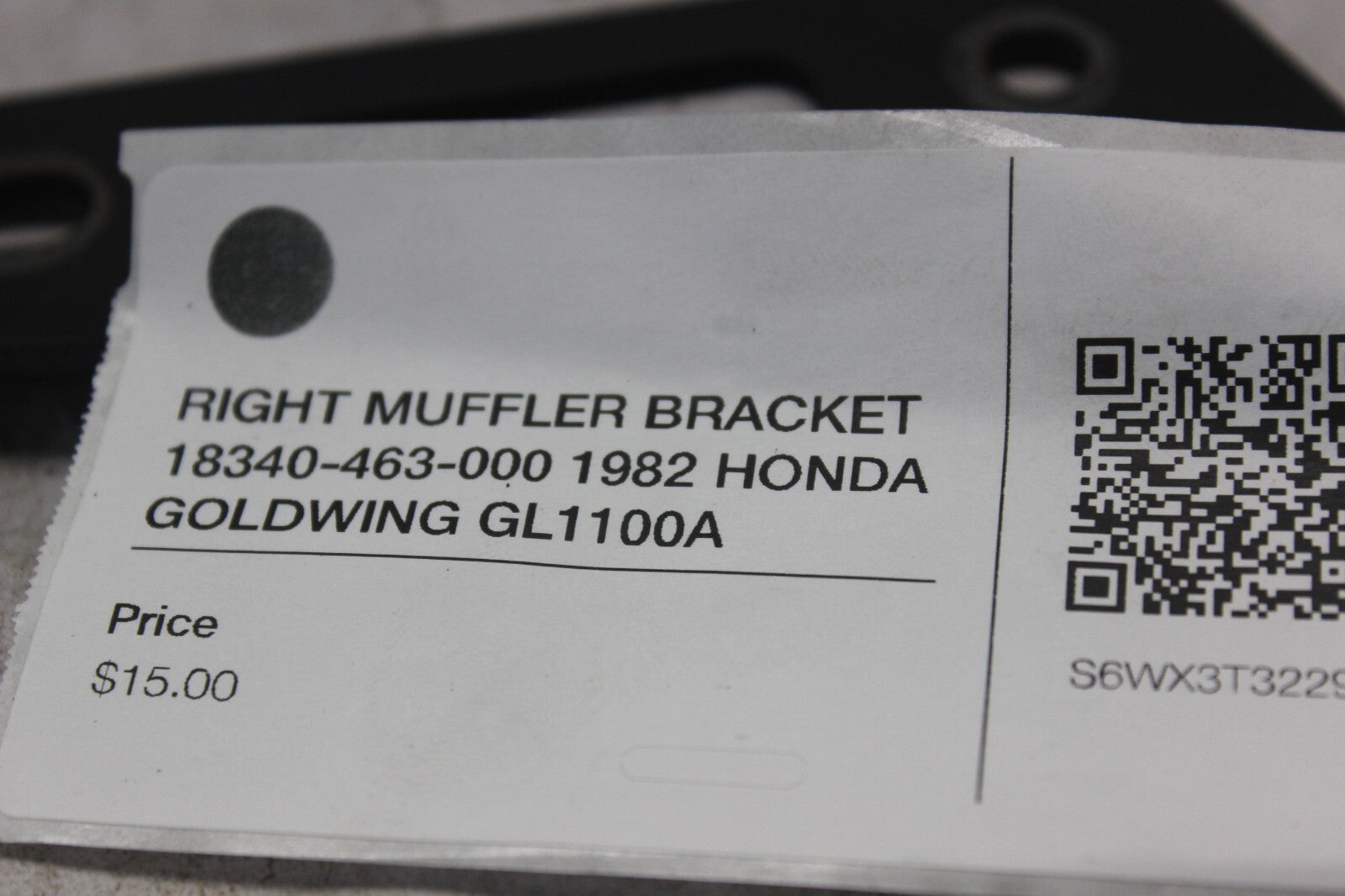 RIGHT MUFFLER BRACKET 18340-463-000 1982 HONDA GOLDWING GL1100A