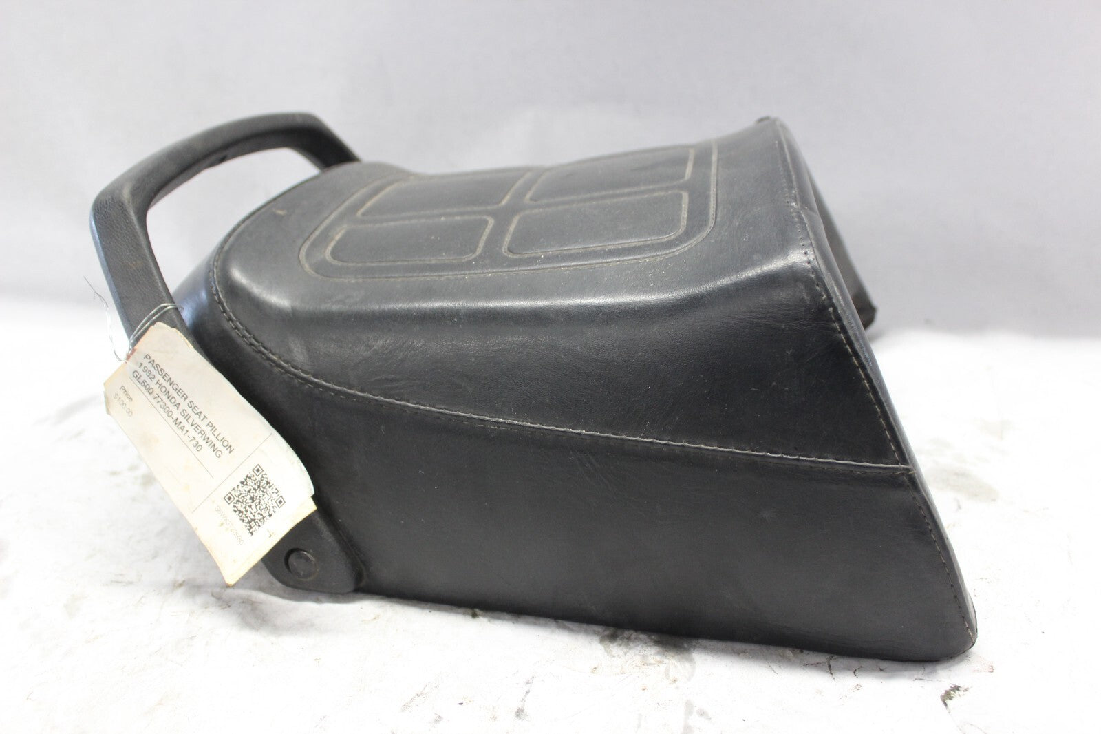 PASSENGER SEAT PILLION 1982 HONDA SILVERWING GL500 77300-MA1-730