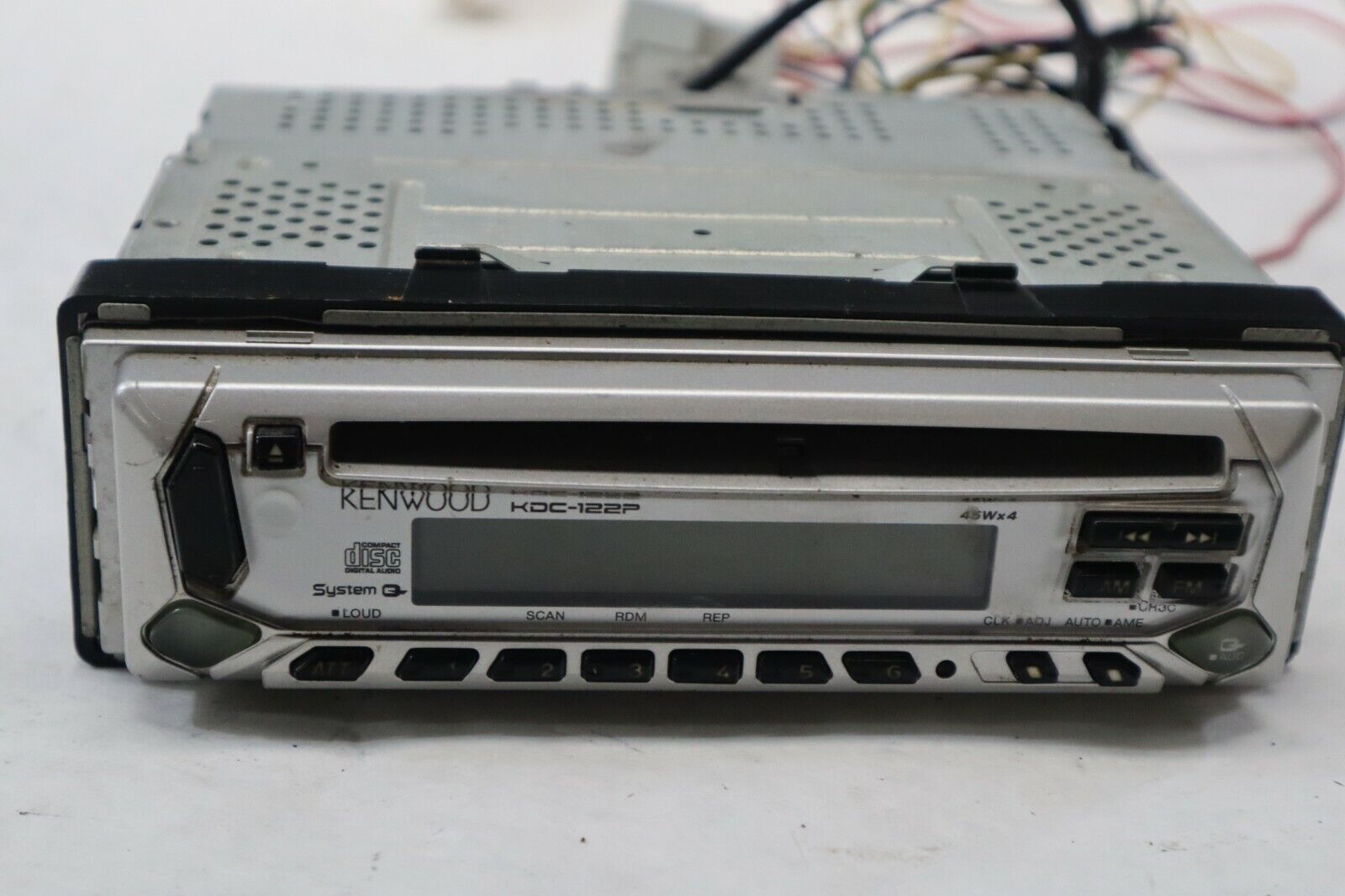 Kenwood KDC-122P Radio Head Unit CD Receiver