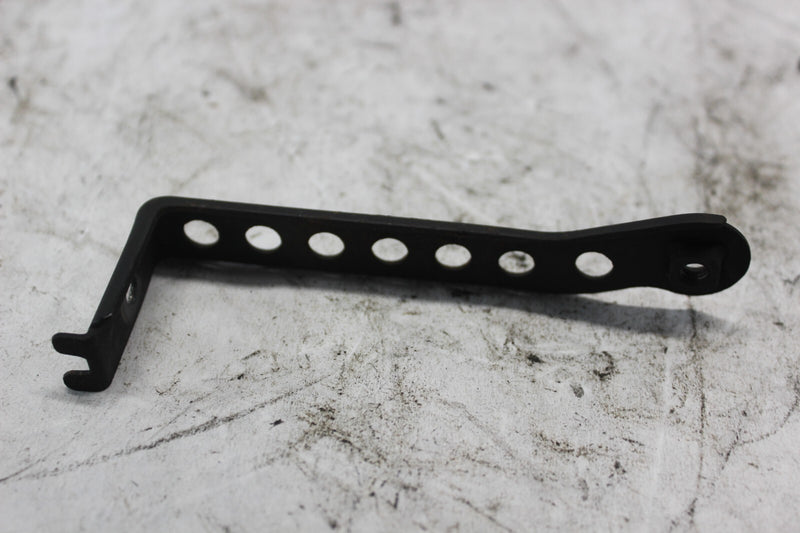 16640-40F00 Oil Cooler Backet 2002 SUZUKI GSX-R1000