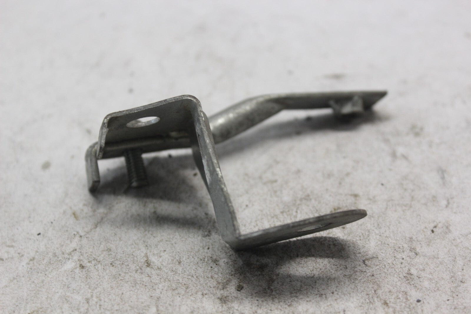 LEFT SIDE COVER STAY 50202-MAE-000 1998 HONDA CBR900RR