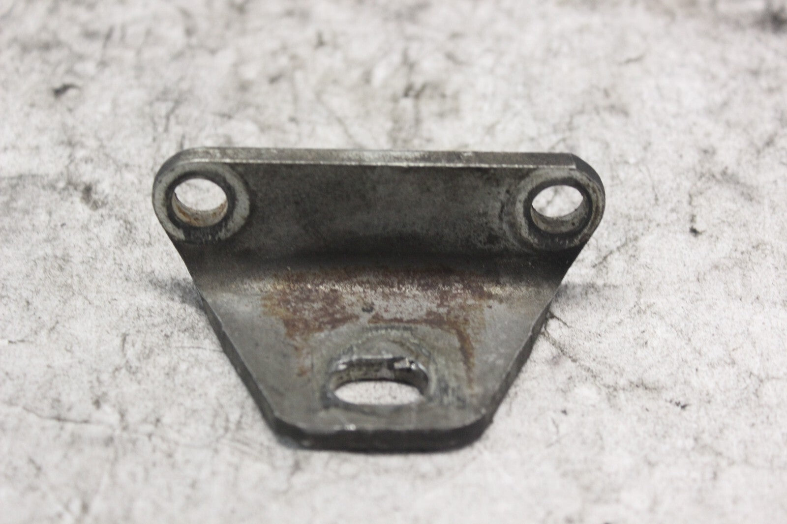 REAR EXHAUST MOUNT BRACKET 65678-07 2008 H-D ELECTRAGLIDE FLHT